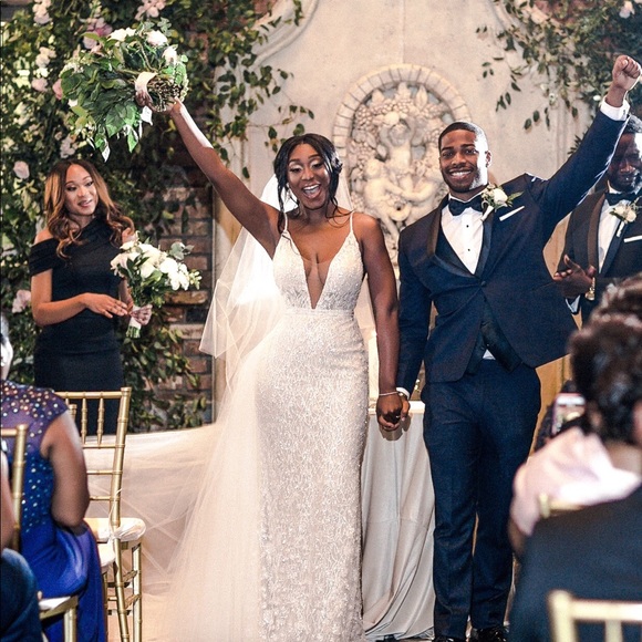 **BERTA** Size 4 Wedding Dress - Picture 8 of 8